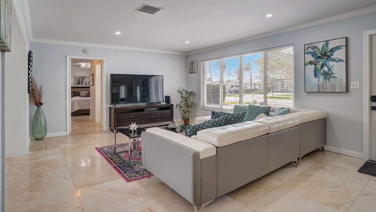 Photo of Livingroom in Cypress Lakes