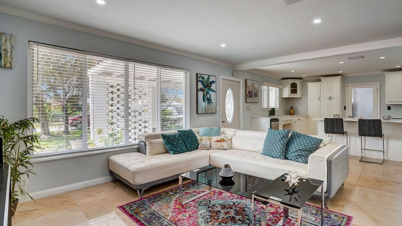 Photo of Livingroom in Cypress Lakes
