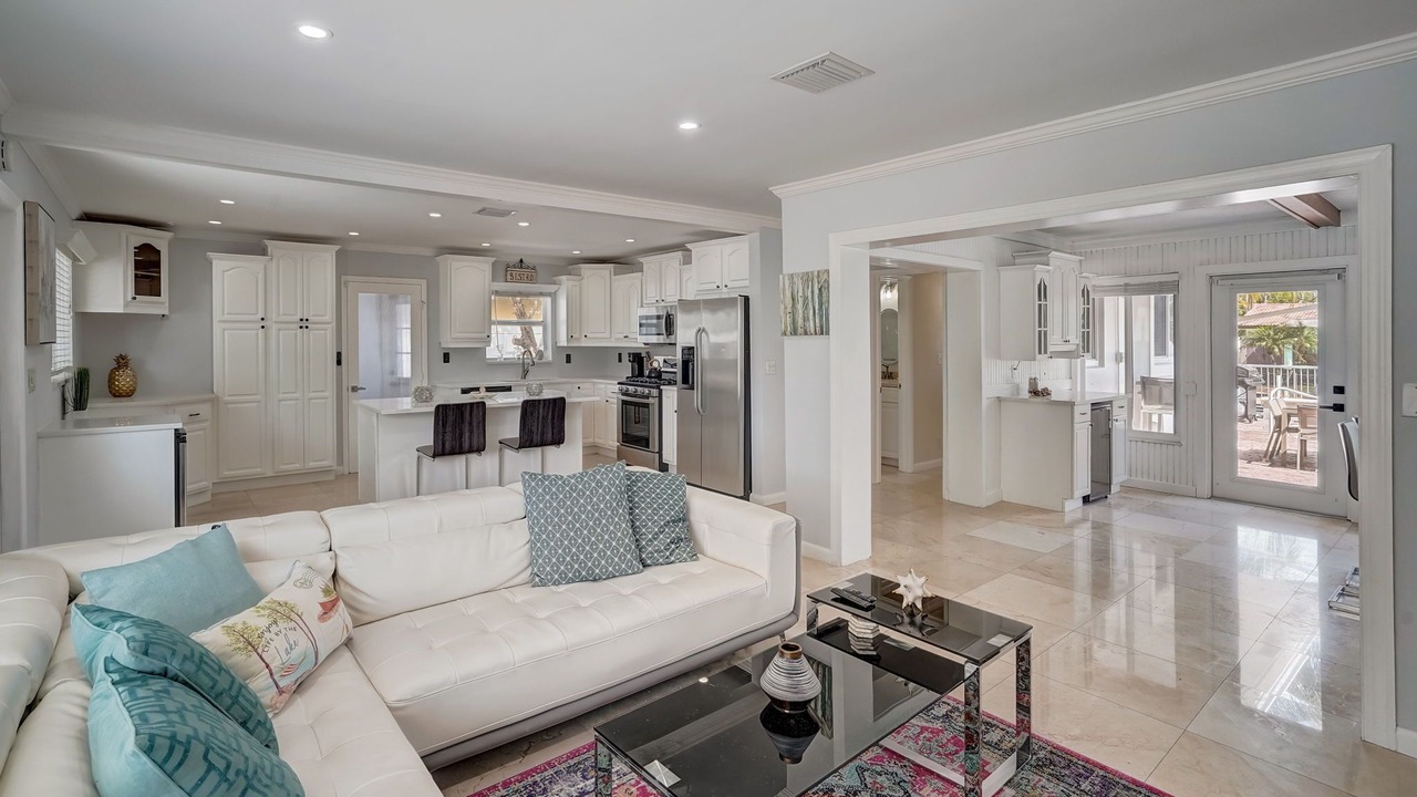 Photo of Livingroom in Cypress Lakes