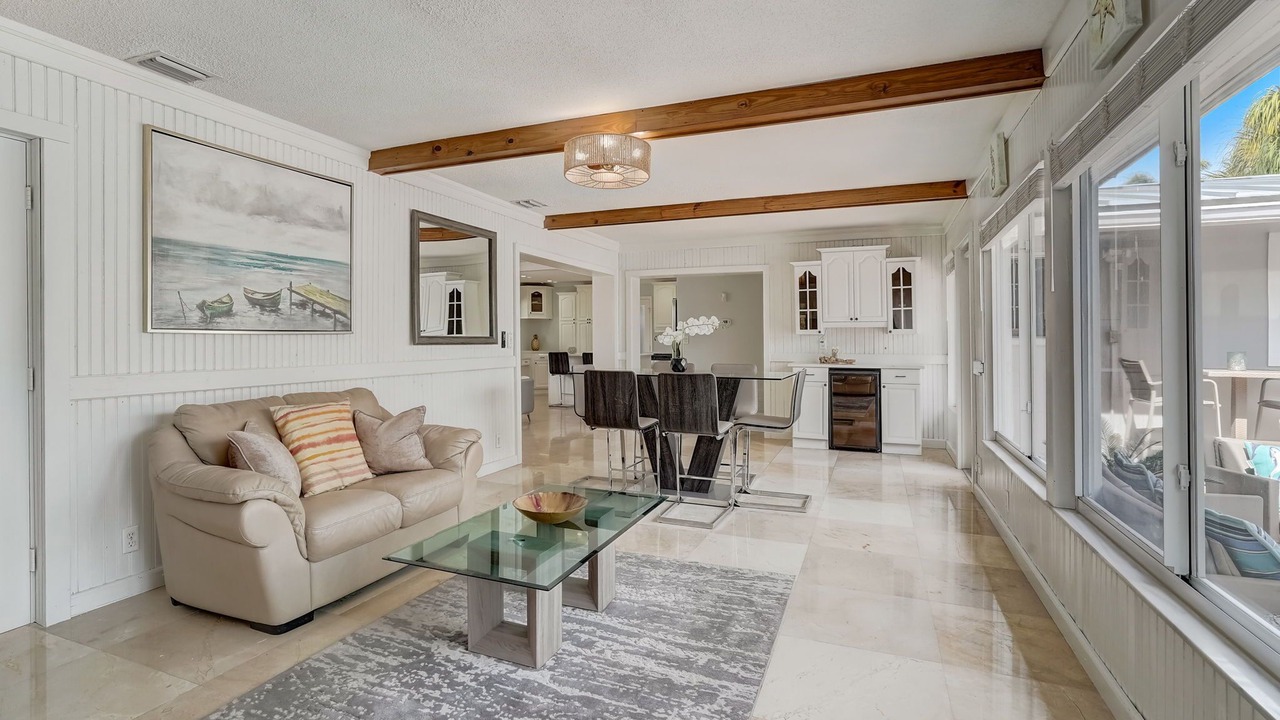 Photo of Livingroom in Cypress Lakes