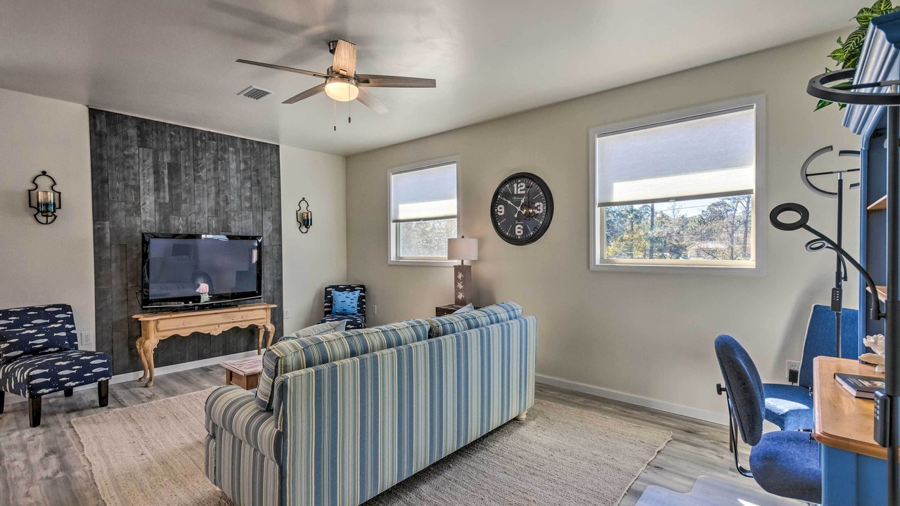 Photo of Livingroom in Gulf Breeze