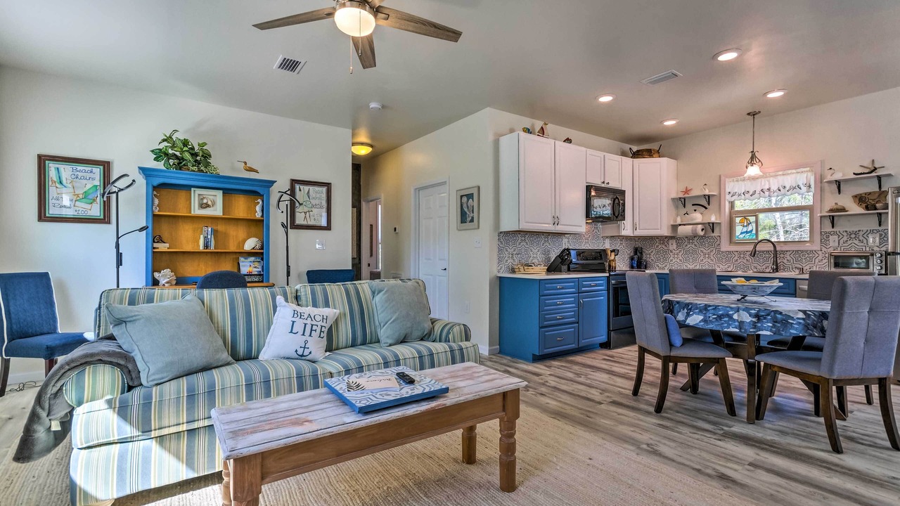 Photo of Livingroom in Gulf Breeze
