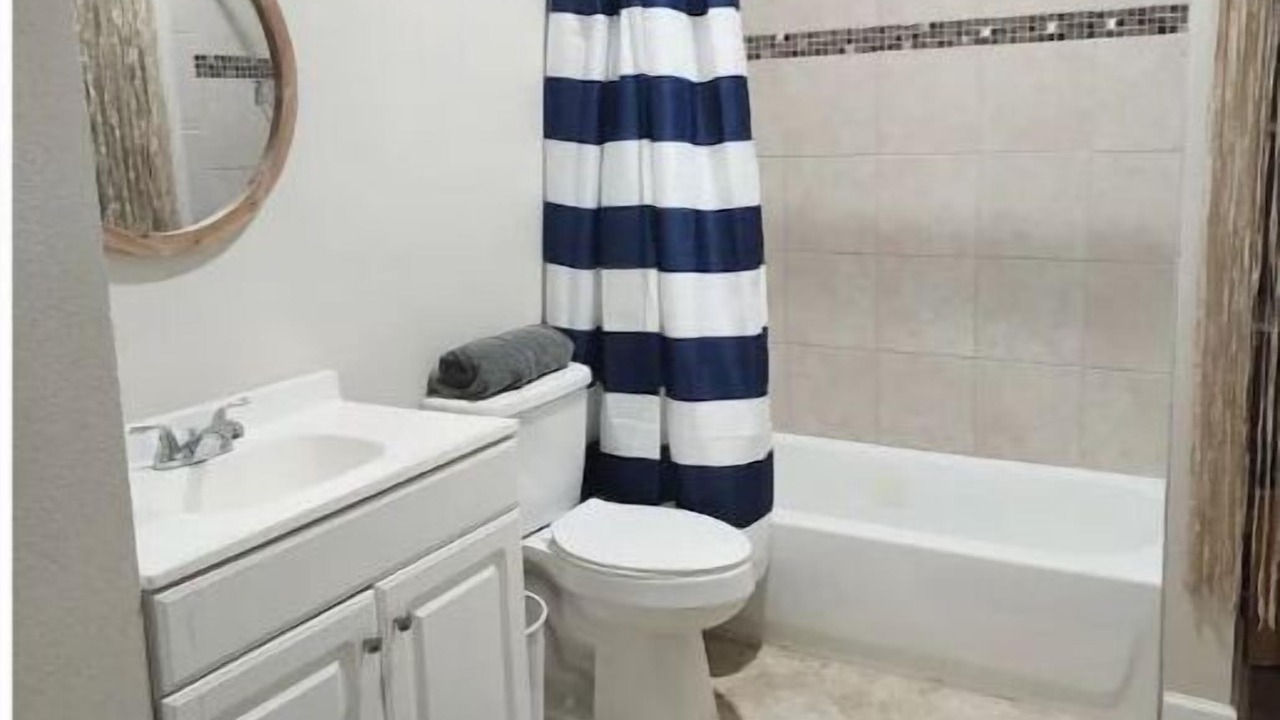 Photo of Bathroom in Candler