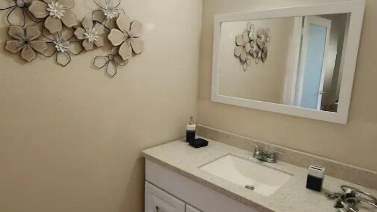 Photo of Bathroom in Candler