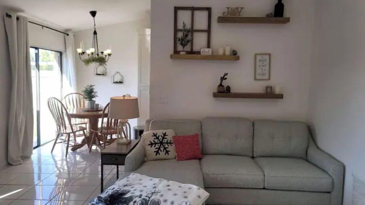 Photo of Livingroom in Royal Palm Beach