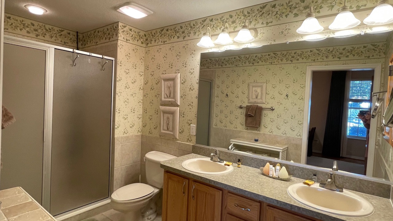 Photo of Bathroom in Glenbrook