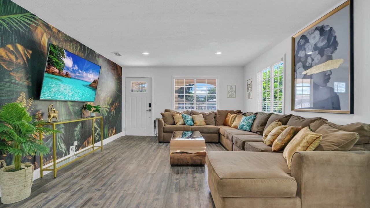 Photo of Livingroom in Allapattah