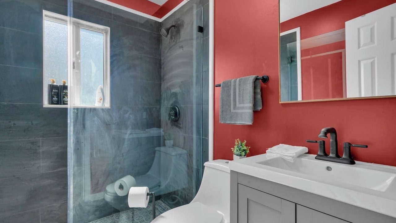 Photo of Bathroom in Allapattah