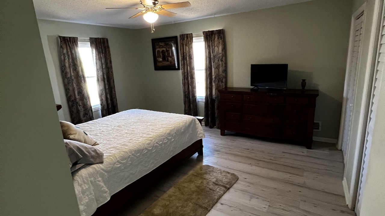 Photo of Bedroom in State Park