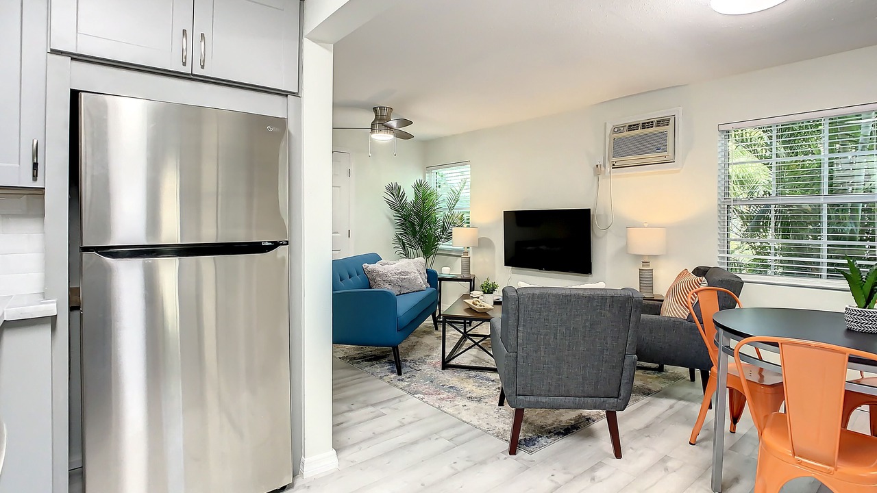 Photo of Livingroom in Historic Uptown