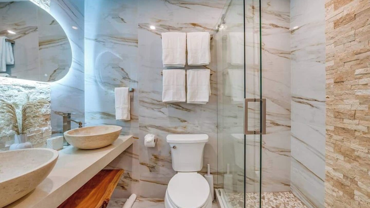 Photo of Bathroom in Central Fort Lauderdale