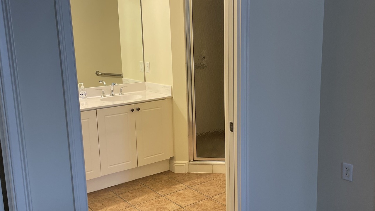 Photo of Bathroom in Pelican