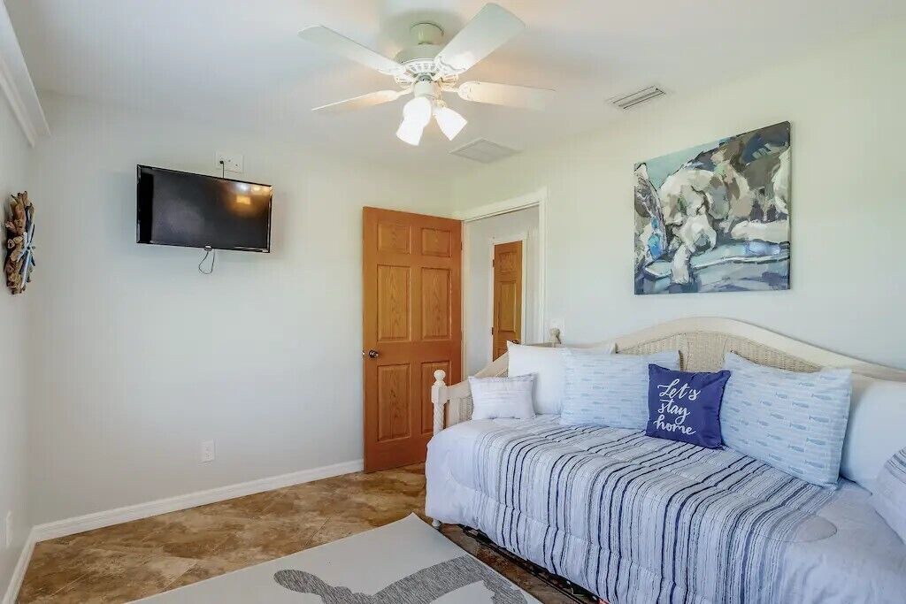 Photo of Bedroom in San Carlos Park