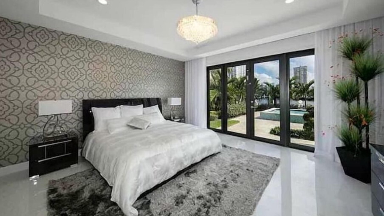 Photo of Bedroom in Hallandale Beach