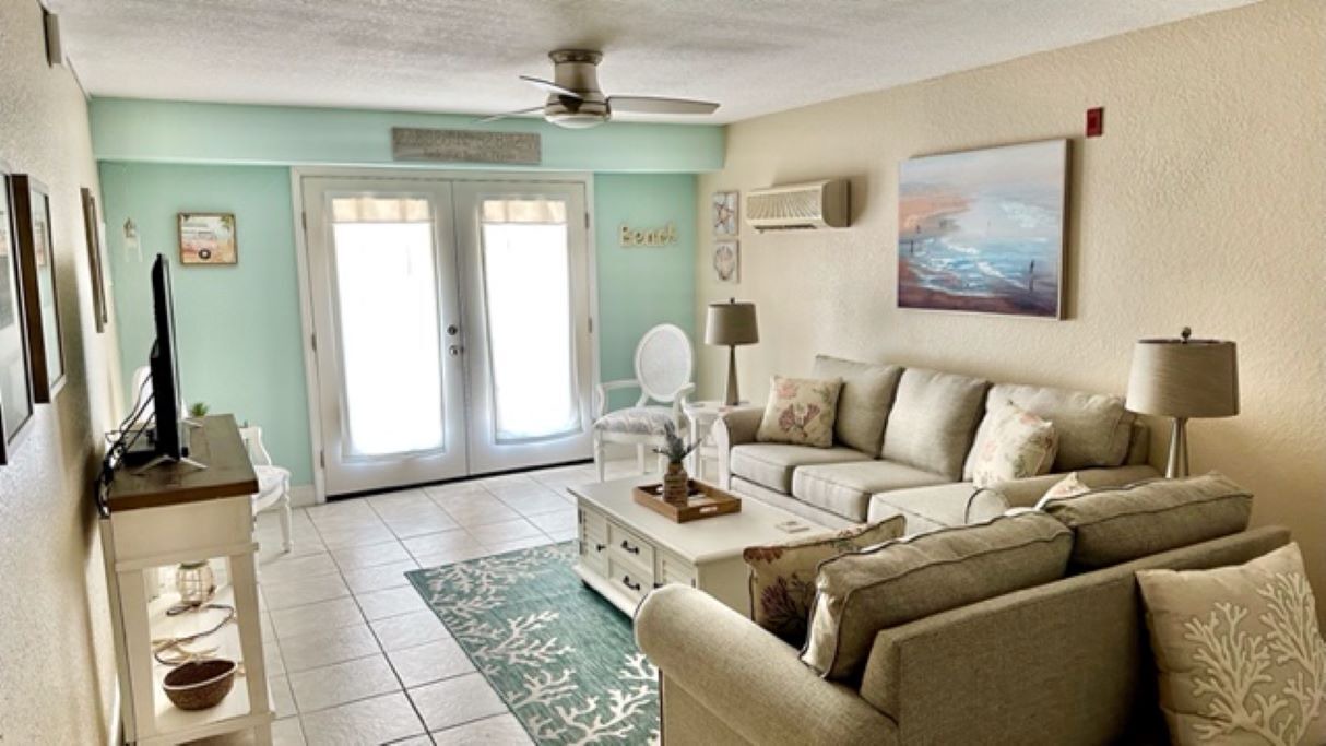 Photo of Livingroom in Redington Beach