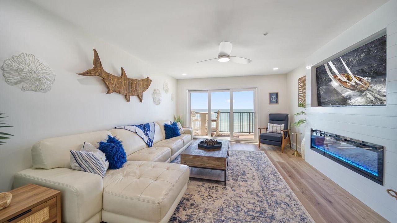 Photo of Livingroom in Redington Beach