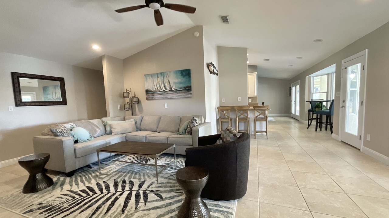 Photo of Livingroom in Gulf Breeze