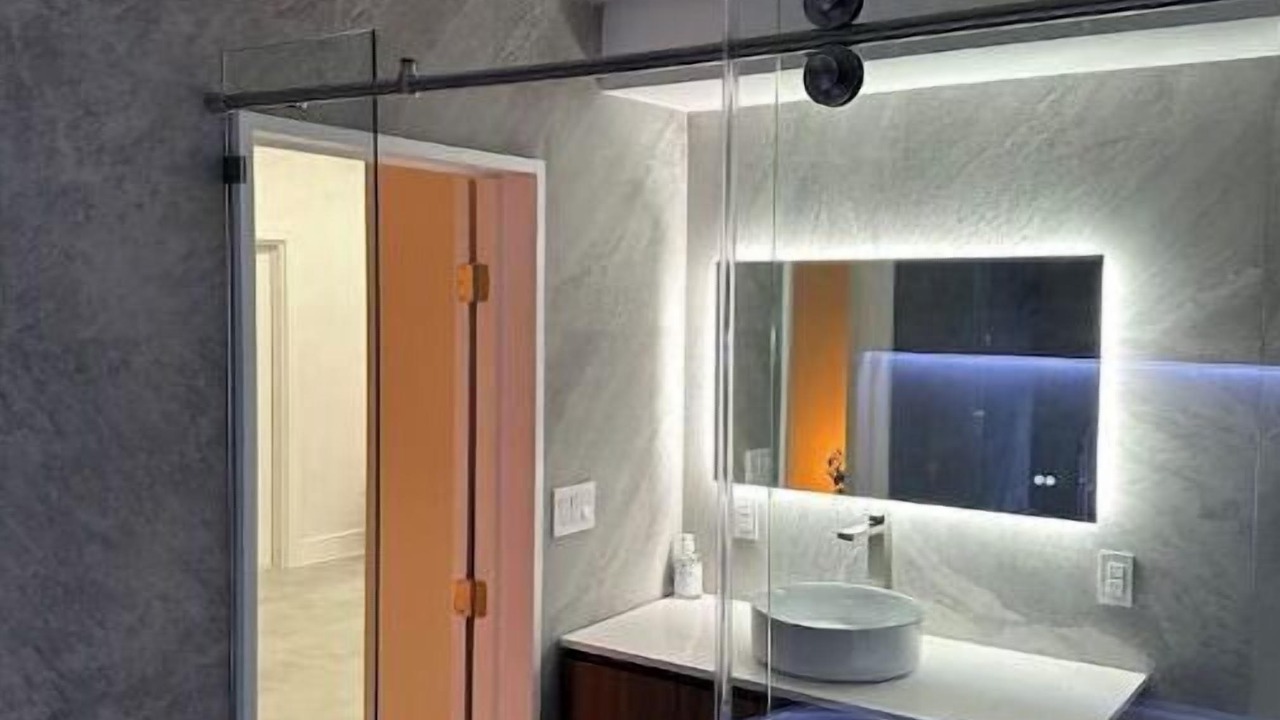 Photo of Bathroom in Little Havana