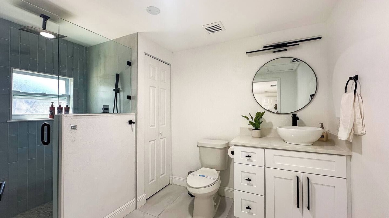 Photo of Bathroom in Egypt Lake-Leto