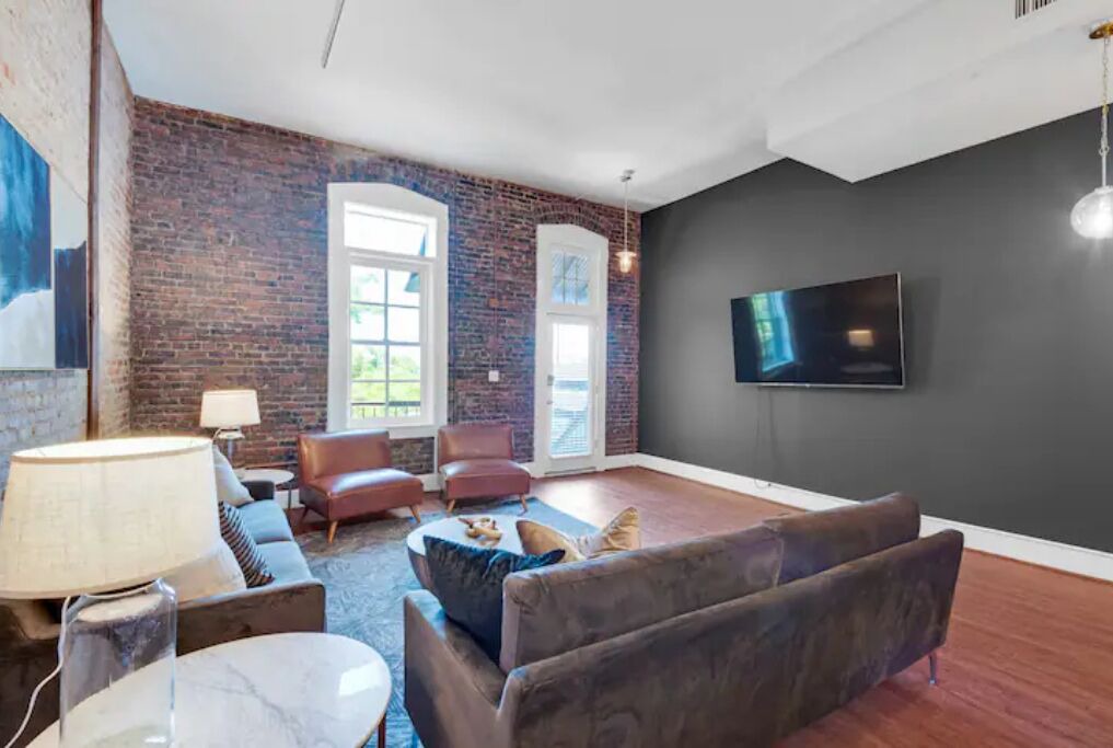 Photo of Livingroom in Downtown