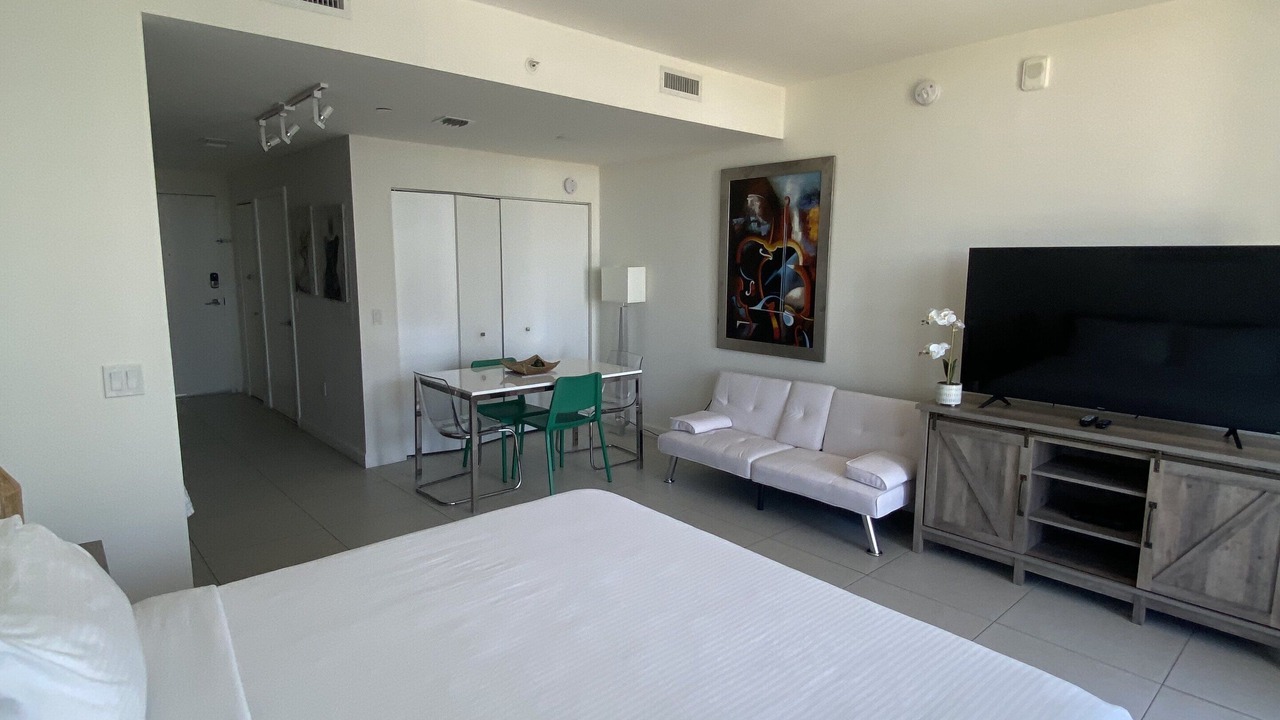 Photo of Bedroom in Doral