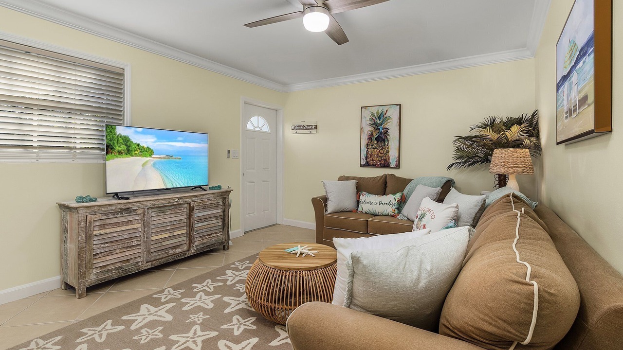 Photo of Livingroom in Lake Park