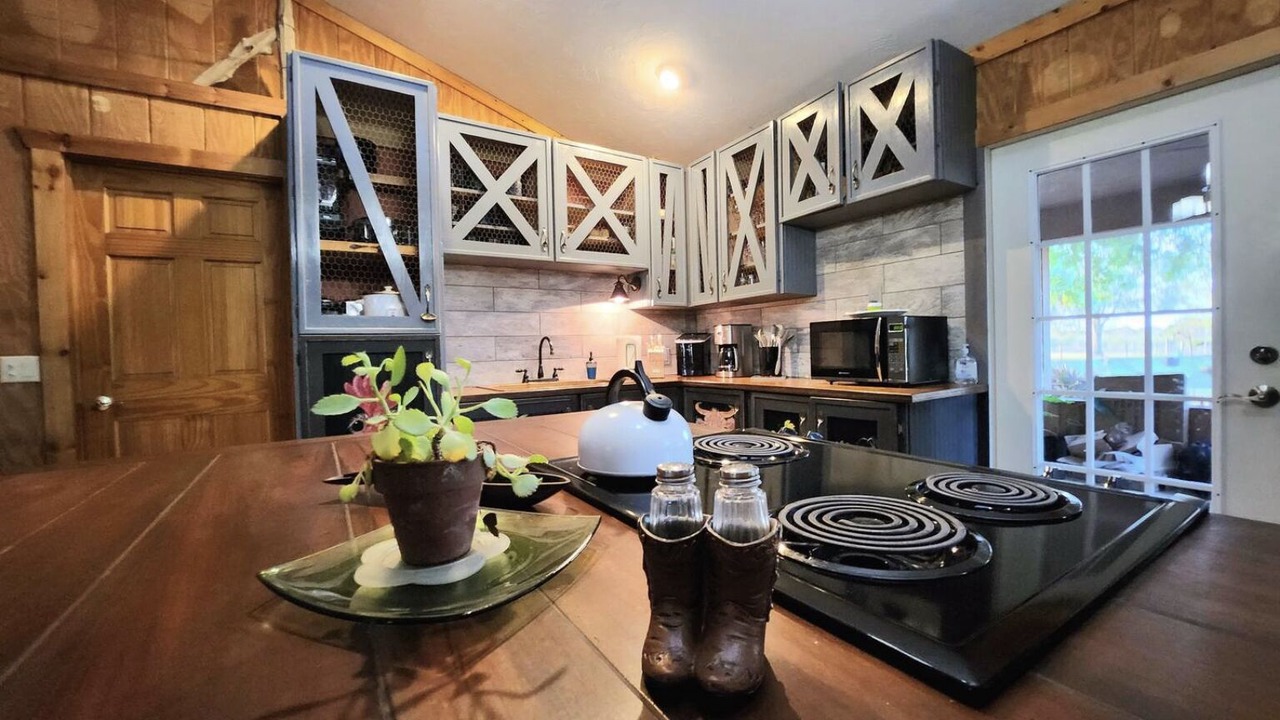 Photo of Kitchen in Okeechobee