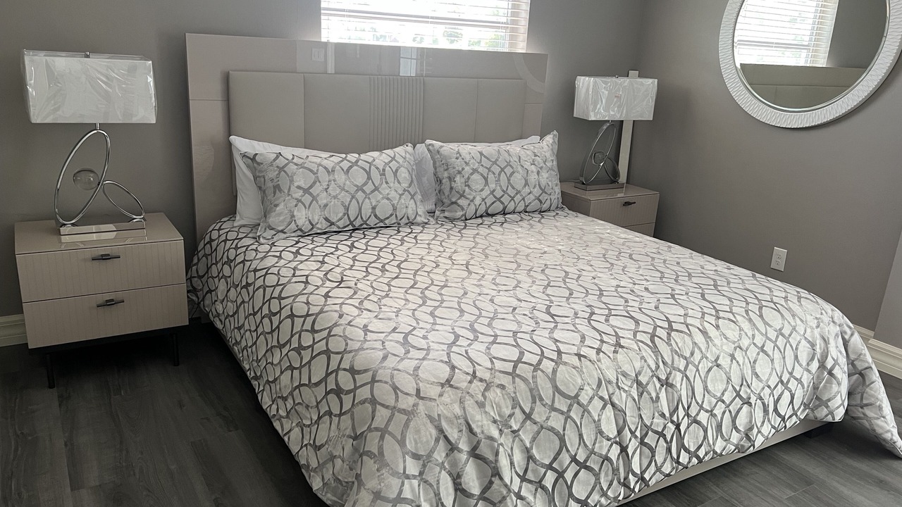 Photo of Bedroom in Royal Harbor