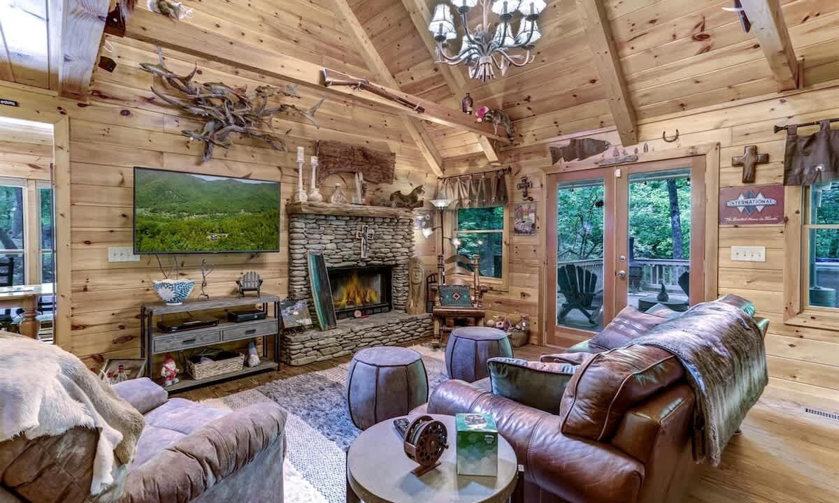 Photo of Livingroom in Mineral Bluff