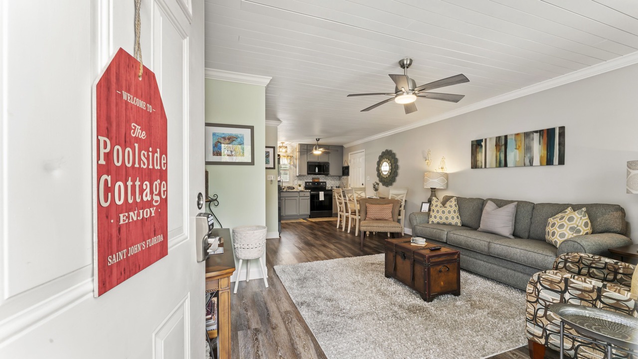 Photo of Livingroom in Fruit Cove