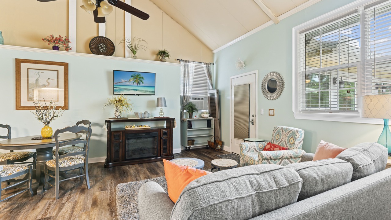 Photo of Livingroom in Fruit Cove