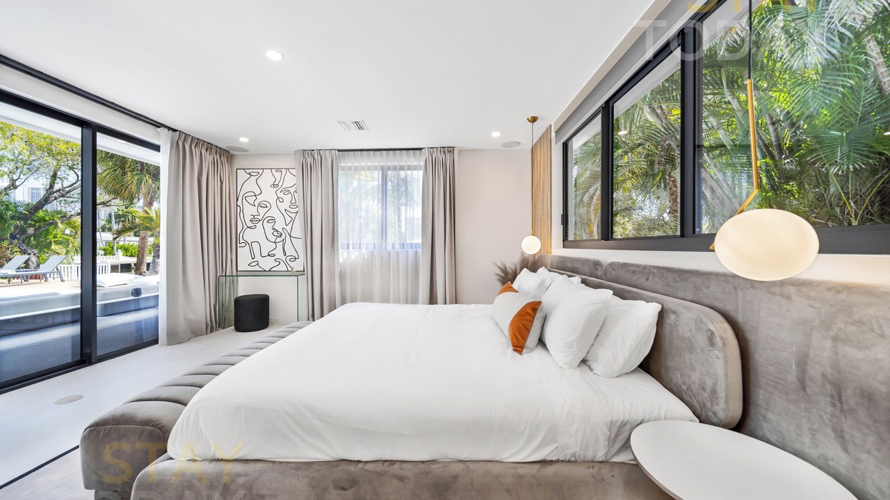 Photo of Bedroom in Hallandale Beach