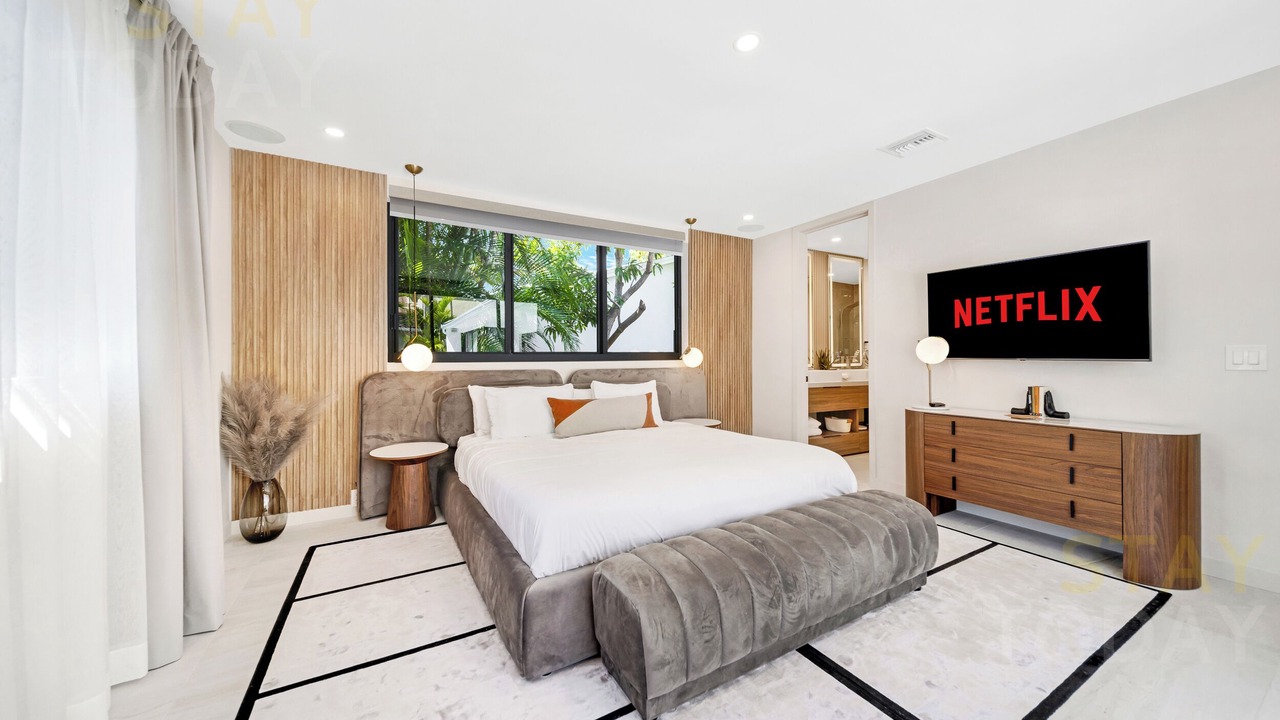 Photo of Bedroom in Hallandale Beach