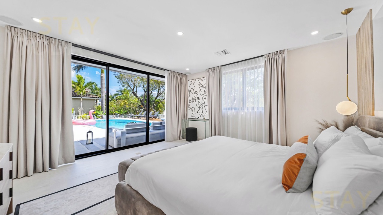 Photo of Bedroom in Hallandale Beach