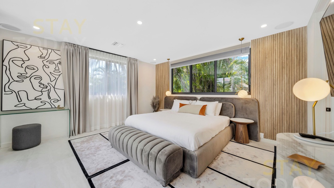 Photo of Bedroom in Hallandale Beach