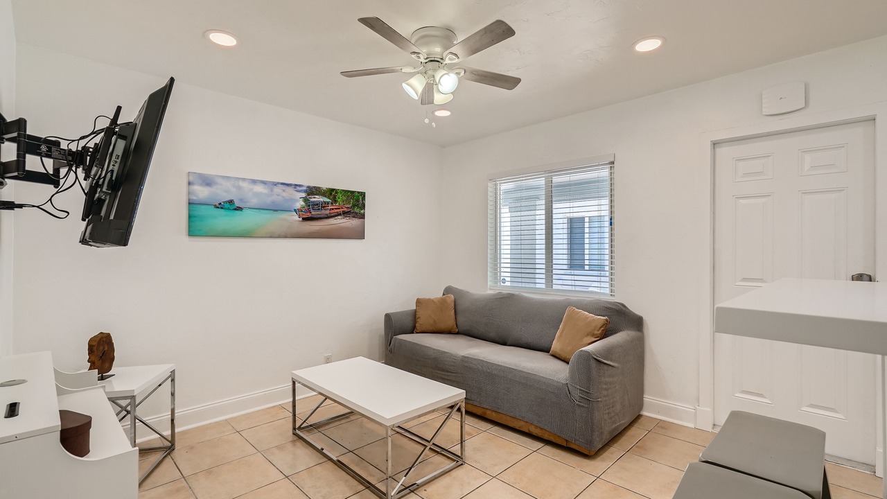 Photo of Livingroom in Palm Beach Shores