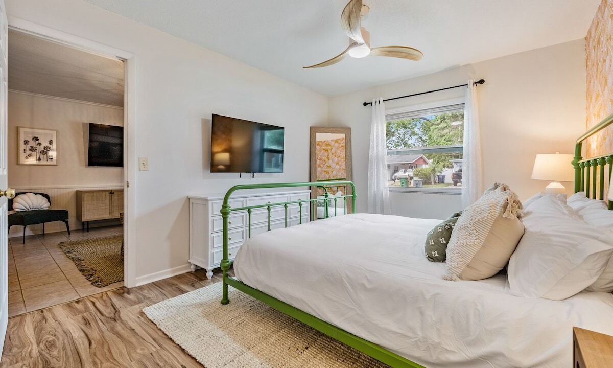 Photo of Bedroom in Ballast Point
