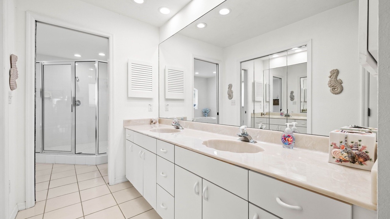 Photo of Bathroom in Redington Beach