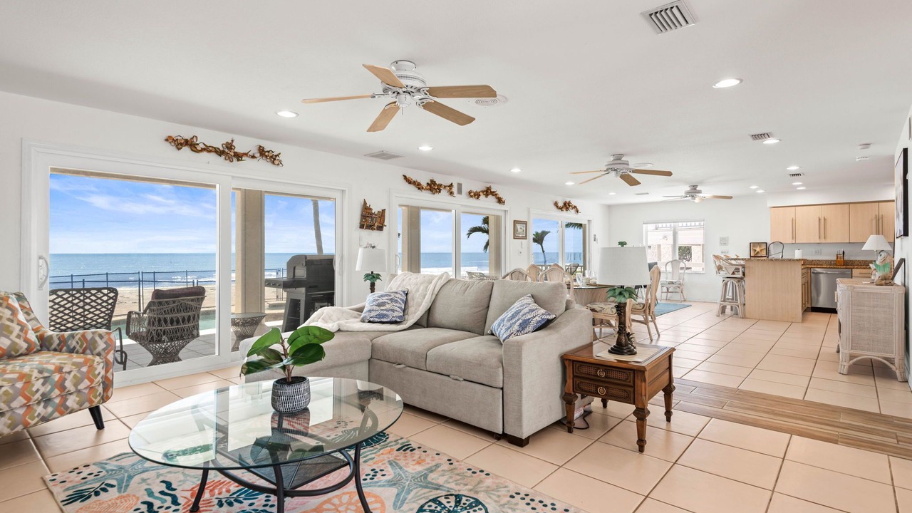 Photo of Livingroom in Redington Beach