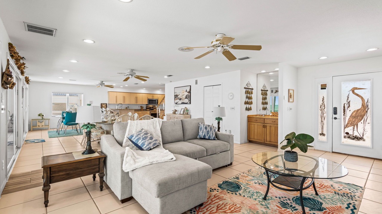 Photo of Livingroom in Redington Beach