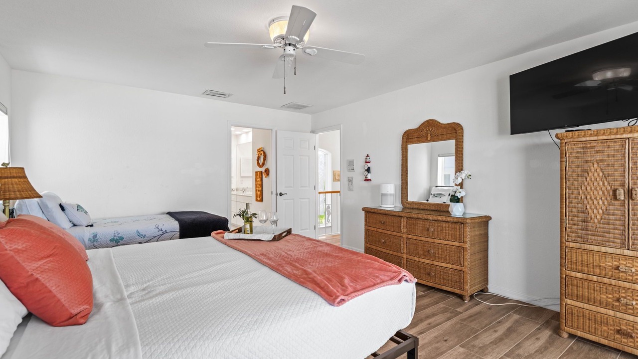 Photo of Bedroom in Redington Beach