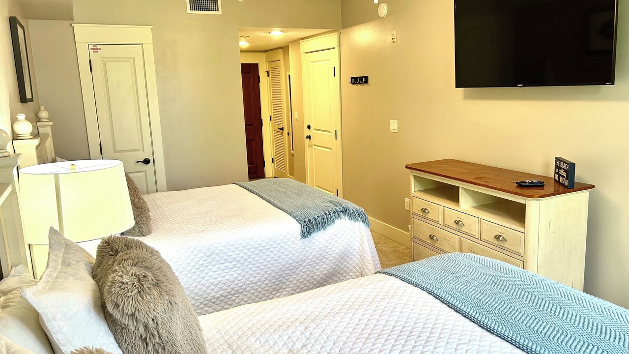 Photo of Bedroom in Baytowne Wharf