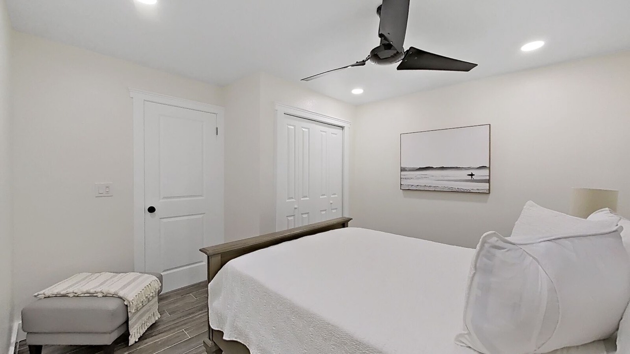 Photo of Bedroom in Pinecrest West Park