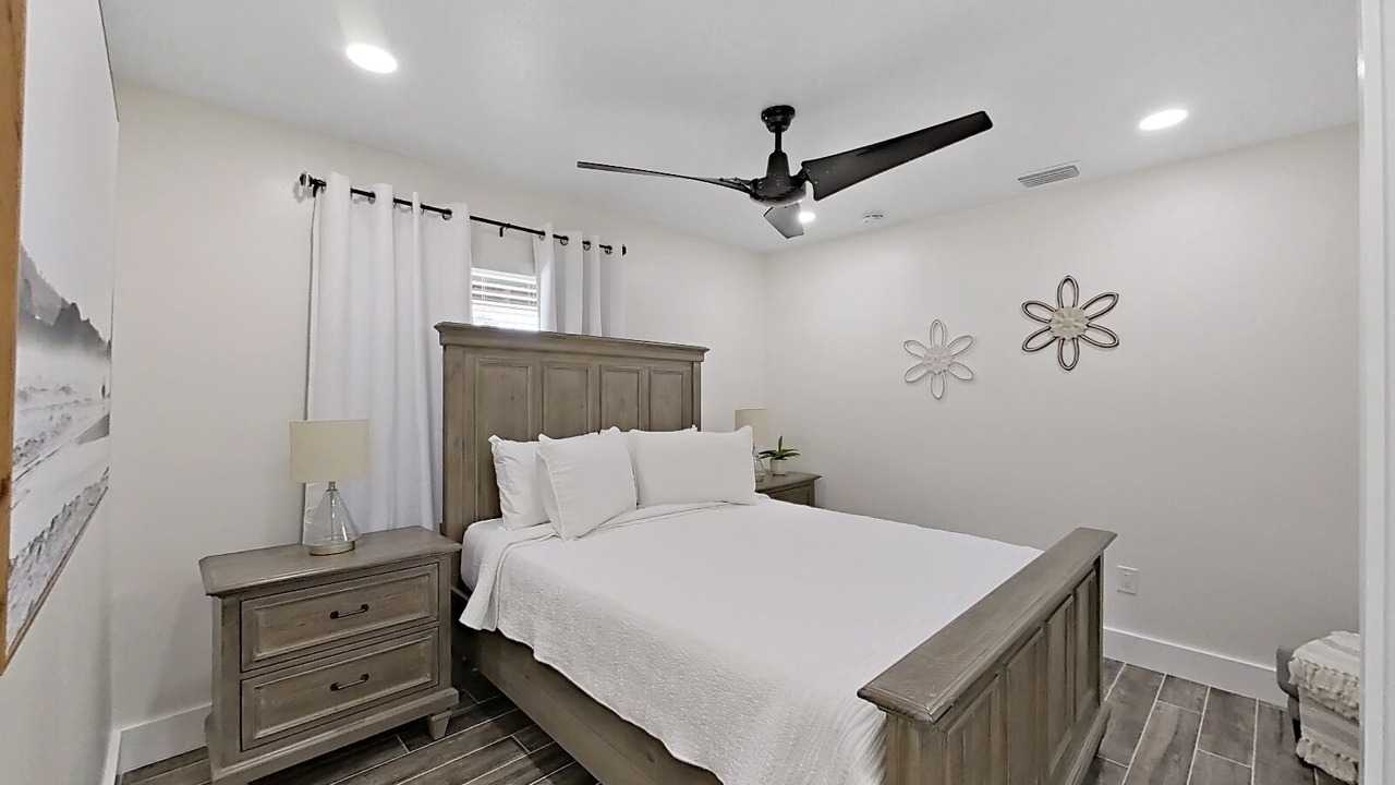 Photo of Bedroom in Pinecrest West Park