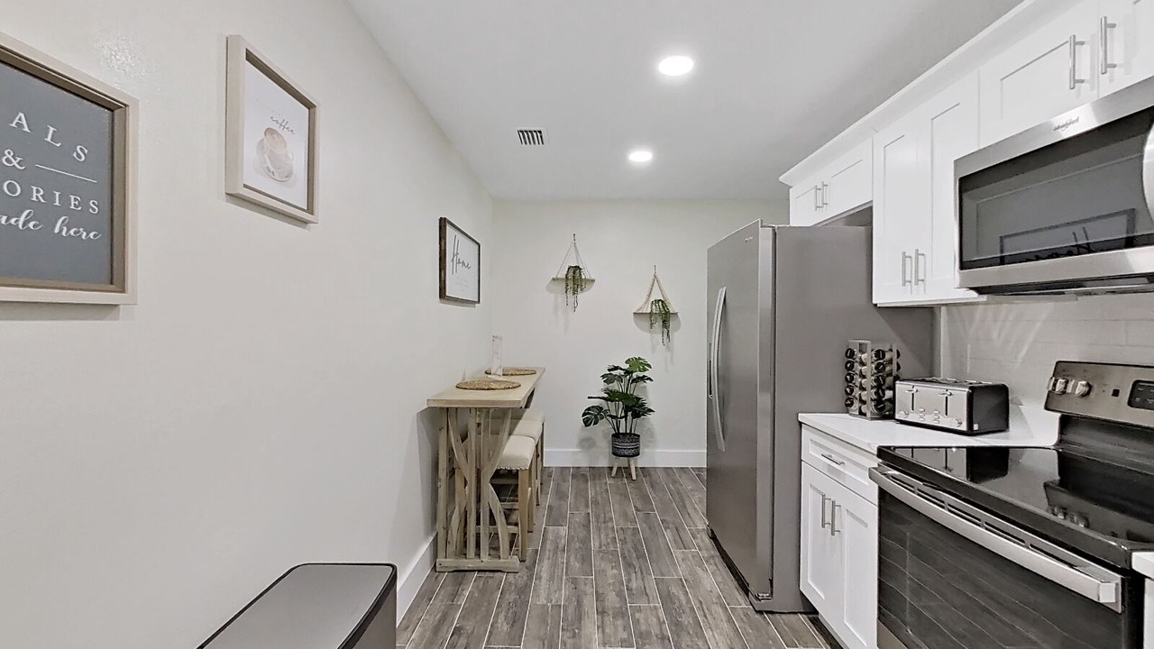 Photo of Kitchen in Pinecrest West Park