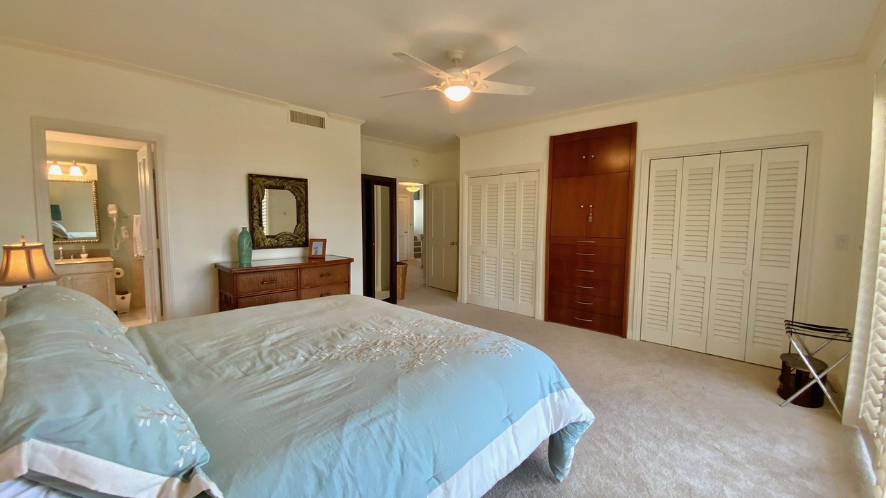 Photo of Bedroom in Venetian Shores