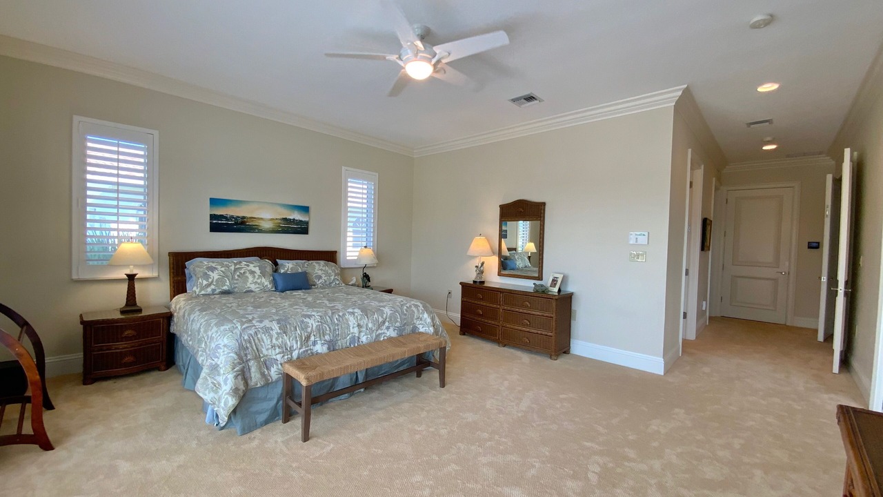Photo of Bedroom in Venetian Shores