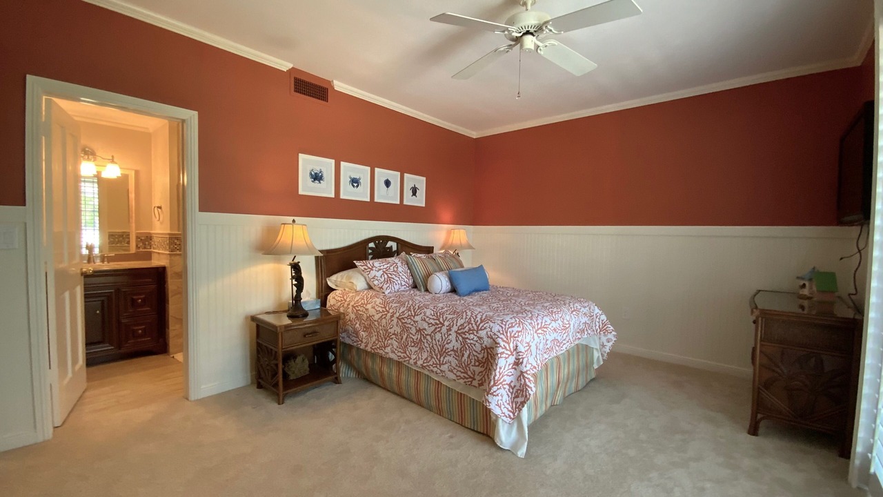 Photo of Bedroom in Venetian Shores