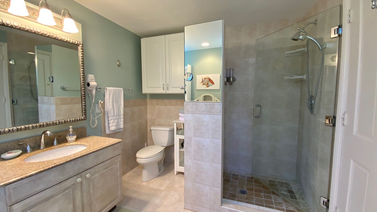 Photo of Bathroom in Venetian Shores