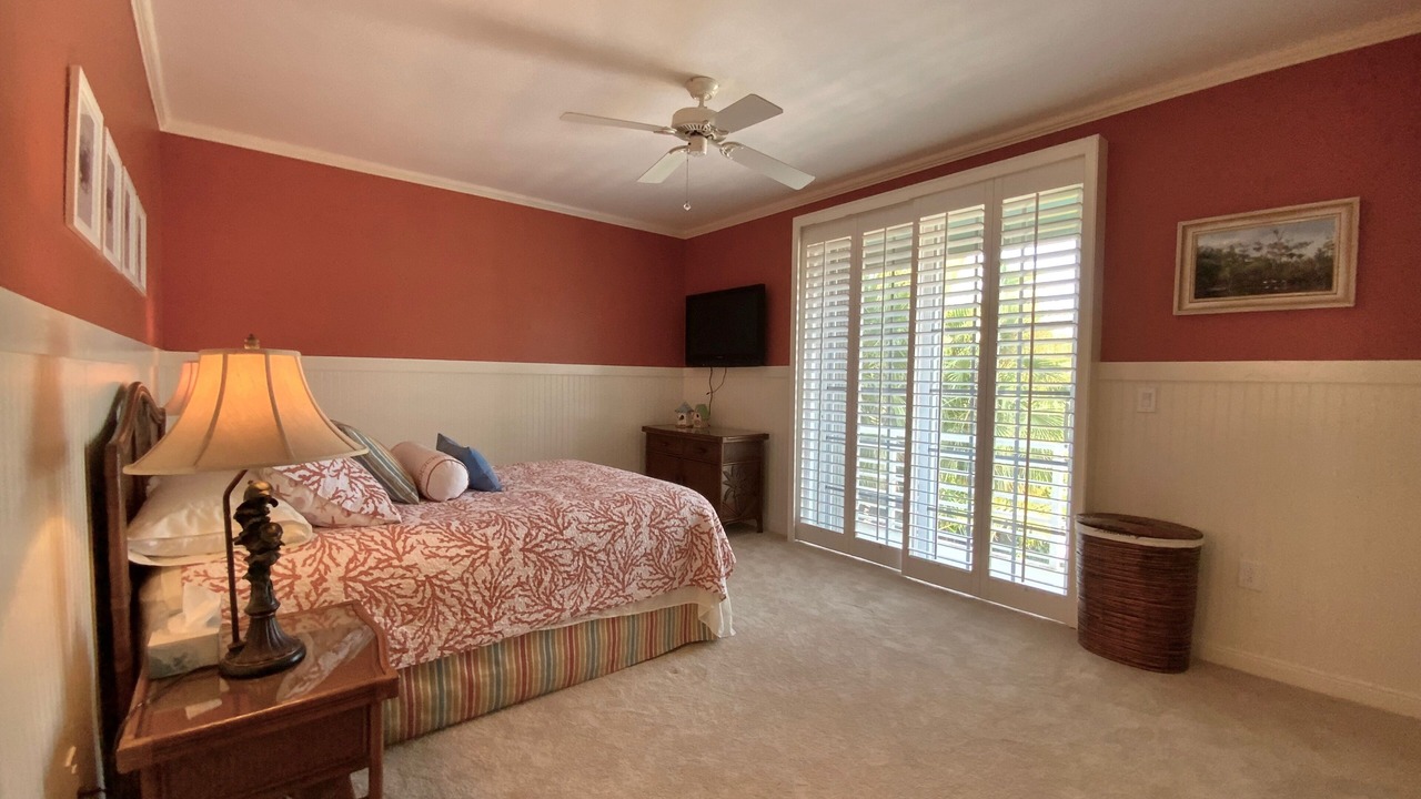 Photo of Bedroom in Venetian Shores